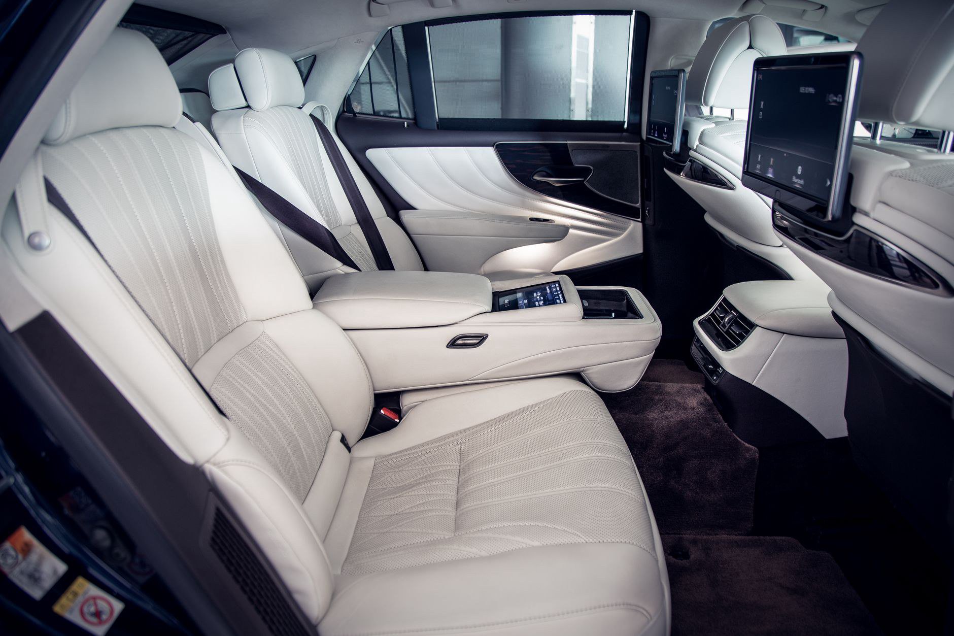 Bảng mức tiêu hao nhiên liệu công bố của các dòng xe Lexus Bảng mức tiêu hao nhiên liệu công bố của các dòng xe Lexus
